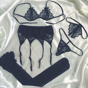 NEW! 5 piece garterbelt set